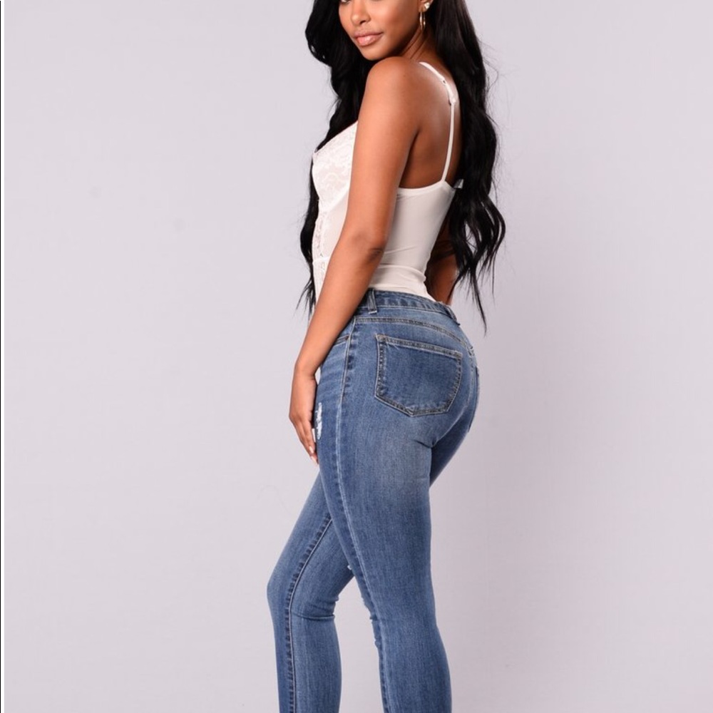 FASHION NOVA JEANS SIZE 9